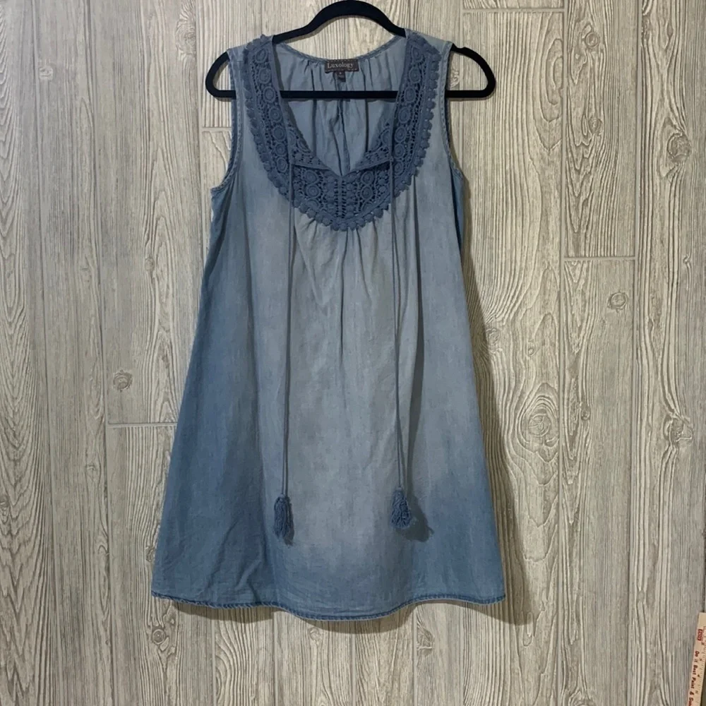 Luxology Slouchy Sleeveless A Line Chambray Short Dress Crochet Tassel SZ 8 - Picture 1 of 8